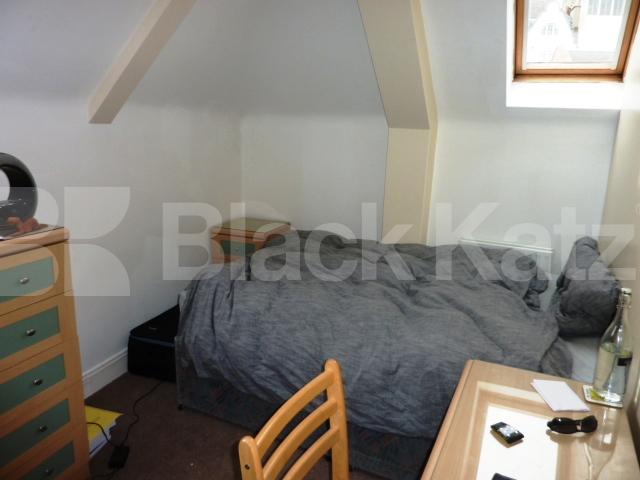 			NEW INSTRUCTION, 2 Bedroom, 1 bath, 1 reception Flat			 Hargrave Road, ARCHWAY